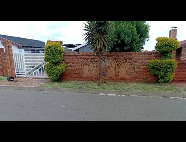 3 BEDROOM HOUSE FOR SALE IN PIMVILLE